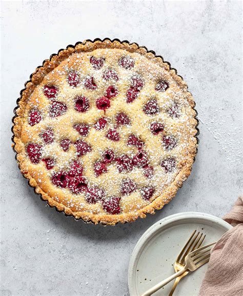 Foolproof Raspberry Frangipane Tart - Familystyle Food