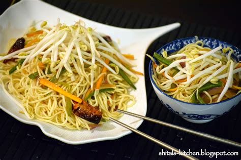 Shital's-Kitchen: Burnt Garlic Noodles with Bean Sprouts