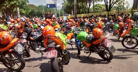 G Mototaxistas Fecham Av De Manaus Para Pedir Fiscaliza O De