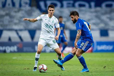 Em clássico agitado Cruzeiro sai na frente mas sofre virada pro