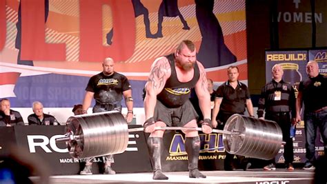 Eddie Hall Deadlifts 1 025 Pounds Breaks World Record At The 2016 Arnold Strongman Classic Stack