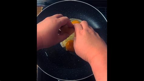 Shorts Fried Eggsshorts Satisfying Breakfast Asmr Youtubeshorts Viralamoremaria Youtube