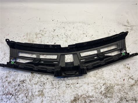 620360408 Used Bumper Grille Front Center Renault Twingo 2012 1 2L