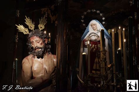 Cofrad As Sevilla Besapi S Al Santo Cristo Var N De Dolores