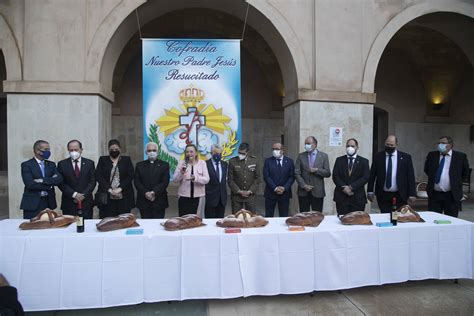 Fotos El Cabildo De Las Monas De La Cofrad A Del Resucitado De