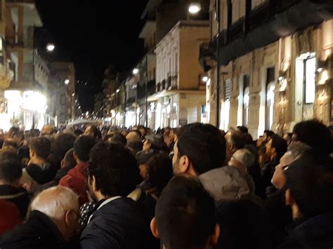 Bruciata Panetteria Appena Inaugurata La Manifestazione Di Solidariet