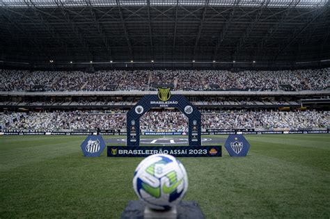 STJD multa Atlético por drone que sobrevoou o campo na inauguração