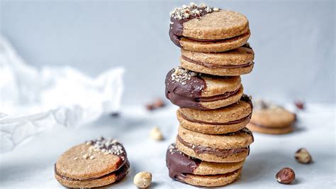 Toasted Hazelnut Nutella Sandwich Cookies Recipe