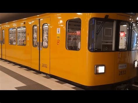 Berliner U Bahn U F Drehstromer F Mit Hupe Am Unter Den Linden