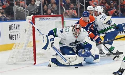 Canucks Vs Oilers Game Simulator Pm Et Nhl