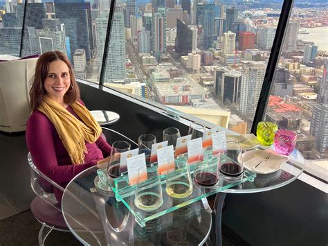 Loupe Lounge: Wine Tasting in Seattle's Space Needle