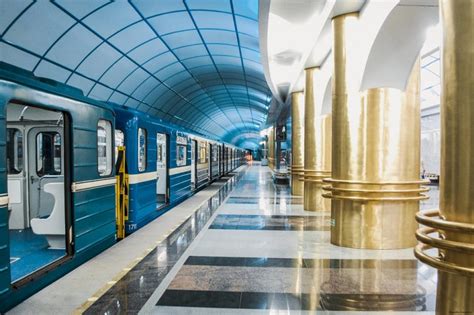 Петербуржцы узнали, как работают двери в метро - Clever culture