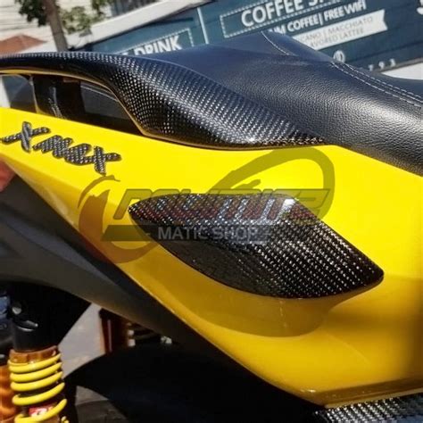 Yamaha Xmax Plastic Carbon Kevlar Side Body Protector Cover