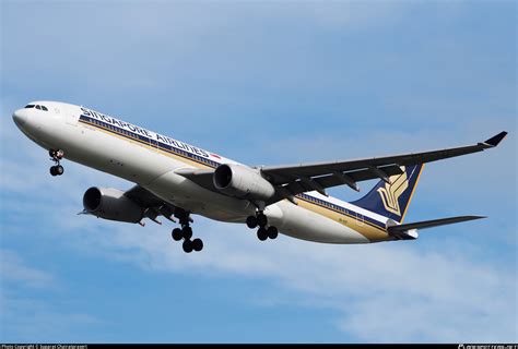 V Stf Singapore Airlines Airbus A Photo By Suparat