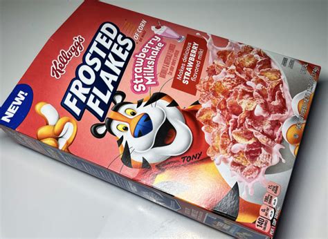 Review Kellogg S Strawberry Milkshake Frosted Flakes Junk Banter