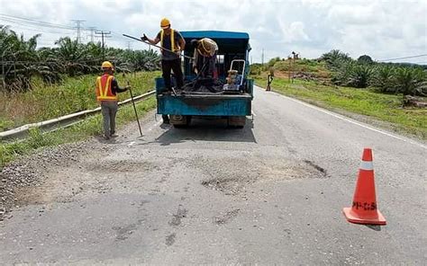 Malaysians Must Know The Truth Pan Borneo Link Will End Pothole