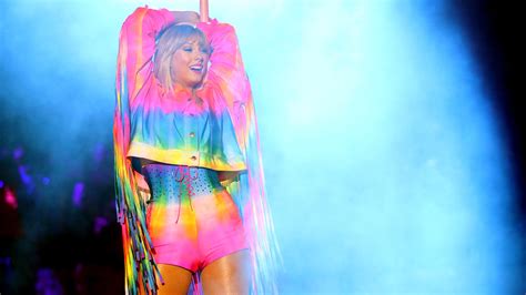 Taylor Swift’s New Song "You Need to Calm Down" Has a Secret Reference to LGBTQ+ Rights | Teen Vogue