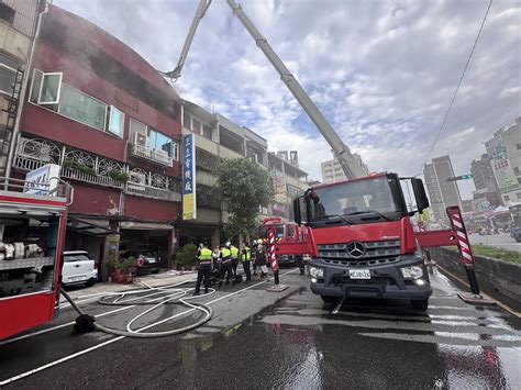 彰化4樓民宅清晨大火 濃煙狂竄雲梯車救出3受困民眾 社會 中時