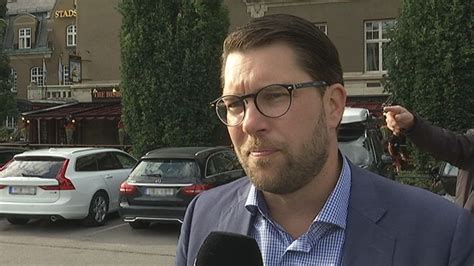 Både Burop Och Applåder När Jimmie Åkesson Sd Talade I Västerås Svt