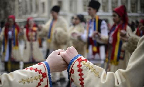 Ziua Unirii Principatelor în Sinaia: Spectacol al elevilor din oraș și ...