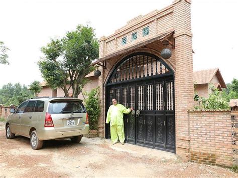 Con G I Nu I Ho I Linh Di N Bikini Khoe D Ng B C L A