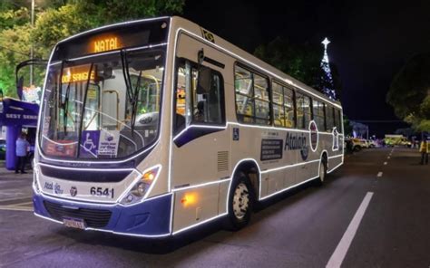 Linha De Nibus Criado Para Pontos Da Cidade Decora O Natalina