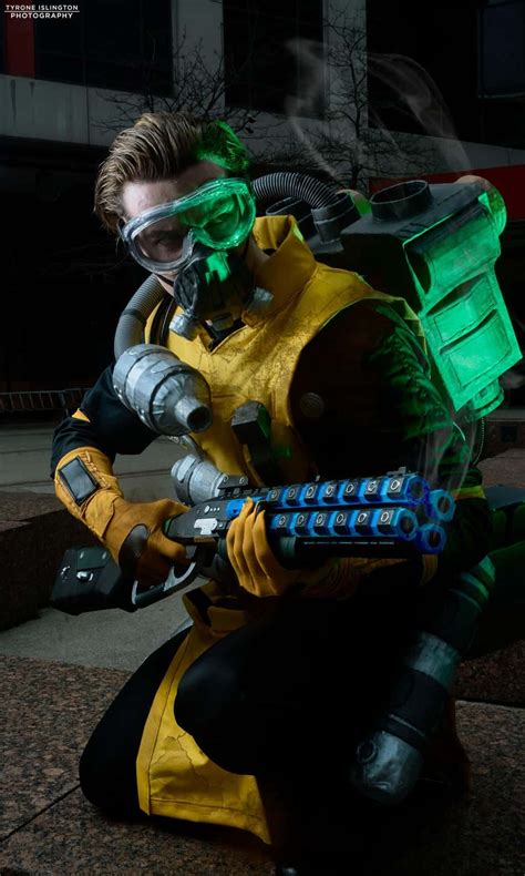 15 Best Apex Legends Character Cosplays