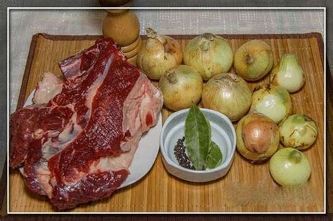 Пин на доске мясо