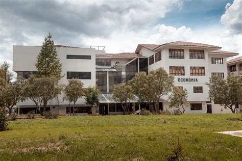 FACULTAD DE ECONOMÍA UNSAAC Universidad Nacional de San Antonio Abad