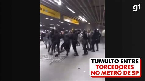 Vídeo Tumulto entre torcedores deixa segurança de estação do Metrô de