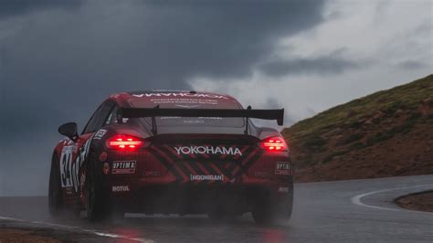 Porsche Customer Teams Pursue Centennial Pikes Peak Hill Climb Division