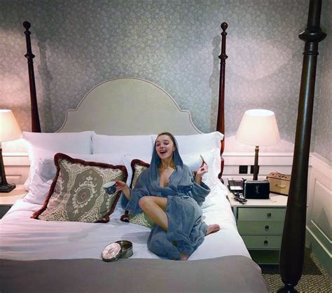 Phoebe Dynevor Nude Pics And Porn Scandal Planet