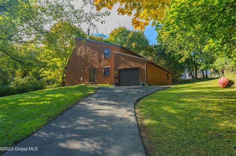 4 Hunting Ridge Ravena Ny 12143 See Est Value Schools And More