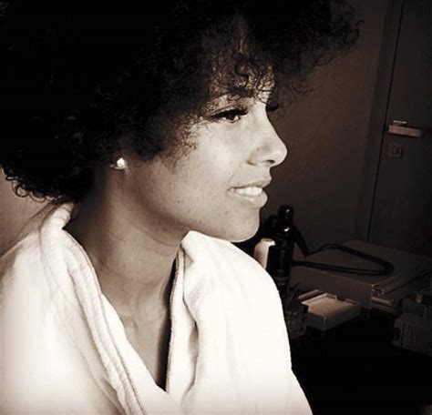 19 Celebrities Who Have Healthy Natural Hair And Dont Mind Showing It Off