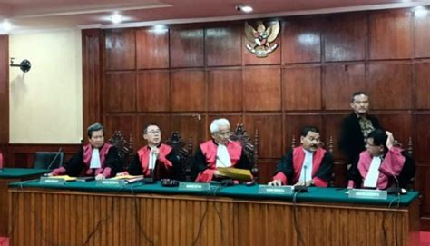 Banding Ditolak Teddy Minahasa Tetap Divonis Penjara Seumur Hidup