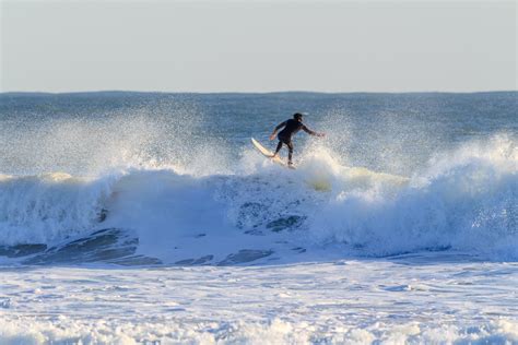 Aula De Surf Na Praia De Carcavelos Musement