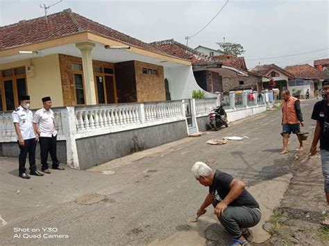 Pemdes Ciketak Kerja Bakti Perbaiki Jalan Rusak Infodesaku