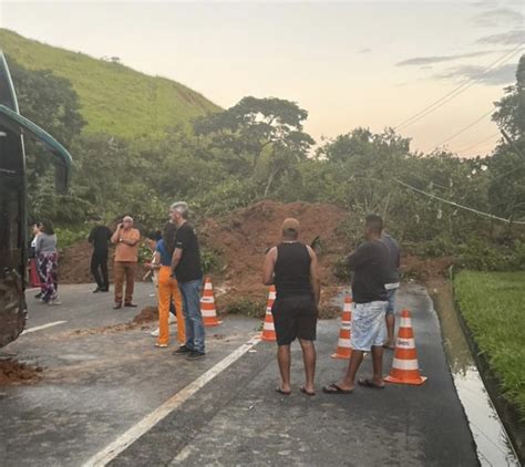 Serra Das Araras Interditada Nos Dois Sentidos Ap S Deslizamento