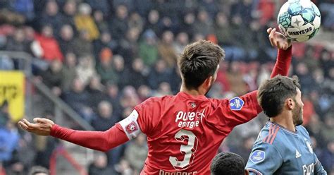 Penalty Incident Bij Twente Feyenoord Houdt Gemoederen Bezig