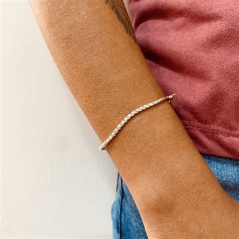 Bracelete Feminino De Prata 925 Para Pulso Fino Fio Torto E Torcido 2