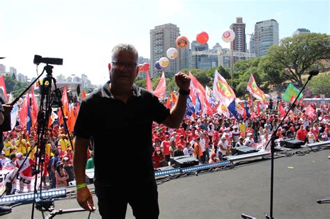 Qu Micos Da For A Marcam Presen A No De Maio Unificado Das Centrais