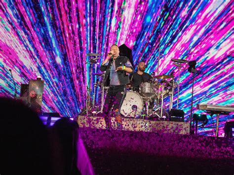 Lleno de energía así fue el concierto de Coldplay en Bogotá