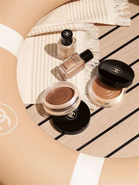 LES BEIGES Sheer Healthy Glow Highlighting Fluid Sunkissed CHANEL