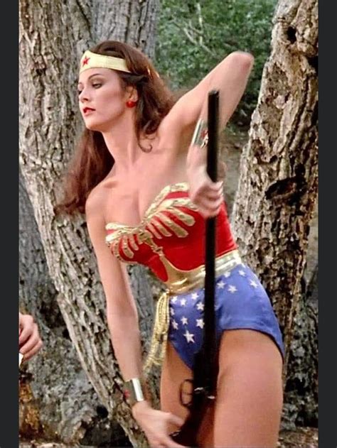 Pin By Cindy Burton On Wonderwoman Wonder Woman Pictures Wonder