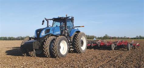 New Holland Enhances Genesis® T8 Series Tractors For 2025 Hay And