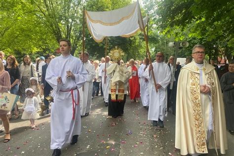 Boże Ciało W Lublinie Jakimi Trasami I O Której Godzinie Przejdą