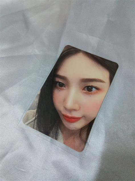 WTS RED VELVET JOY PHOTOCARD FEEL MY RHYTHM REVE VER Hobbies Toys