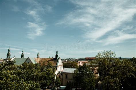 Den Gamla Arkitekturen Av Krakow Historiska Byggnader I Den Gamla