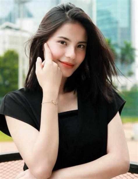 Yolanda Tamara Caleg Dpr Ri Tercantik Dan Termuda Pdip Seorang