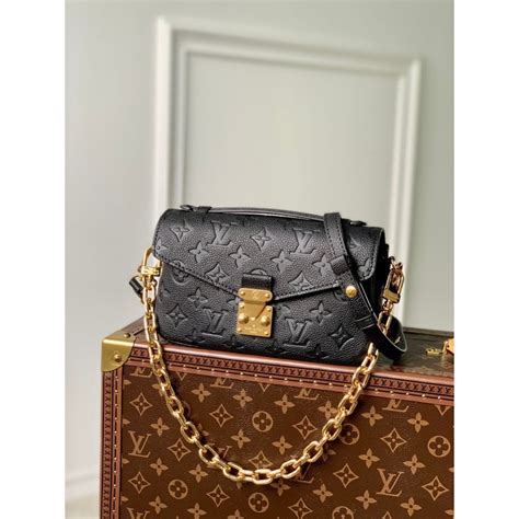 Authentic Grade Pochette Metis East West Monogram Empreinte Black